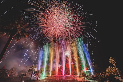skwatcher's tweet photo. 花火ファンタジア～奇跡のオーロラショー×花火ファンタジア～ レオマリゾート 2026-07-18〜2026-09-22 日本夜景遺産認定の、中四国最大級約250万球のイルミネーションの世界が広がる「レオマ光ワールド」では、奇跡のオーロラショー×花火ファンタジア.. #香川 #イベント → https://t.co/z2JLlrgrsf https://t.co/burfIWHFVF