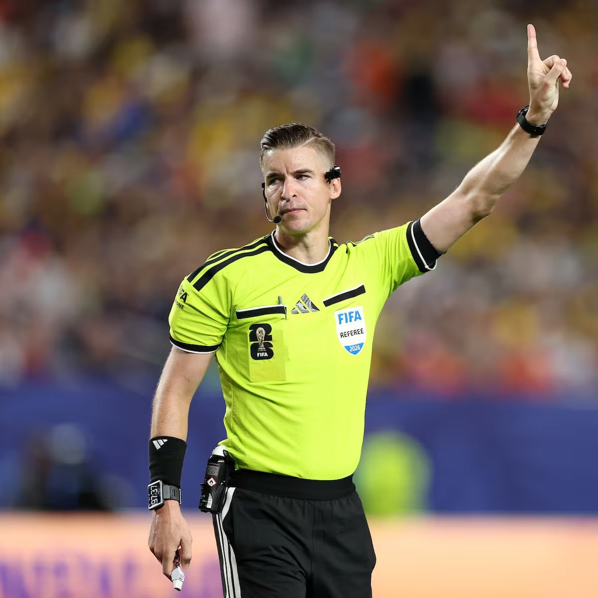 TouchmineX's tweet photo. 🚨 Real Madrid vs Arsenal last season had a 'Shirt Pulling' incident similar to that in Argentina vs Egypt, one was given as a PENALTY other wasn't. 🧐

What makes it even ridiculous that the refree in both matches was Francois Letexier. 🤥🇫🇷 https://t.co/PORva3ckWR