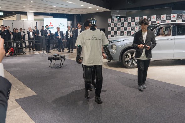 Kenmaeda77's tweet photo. Mitsubishi plans to start mass production of humanoids from 2027. They should make compelling BEVs and software before they try humanoids. https://t.co/VQjOCcVvrm