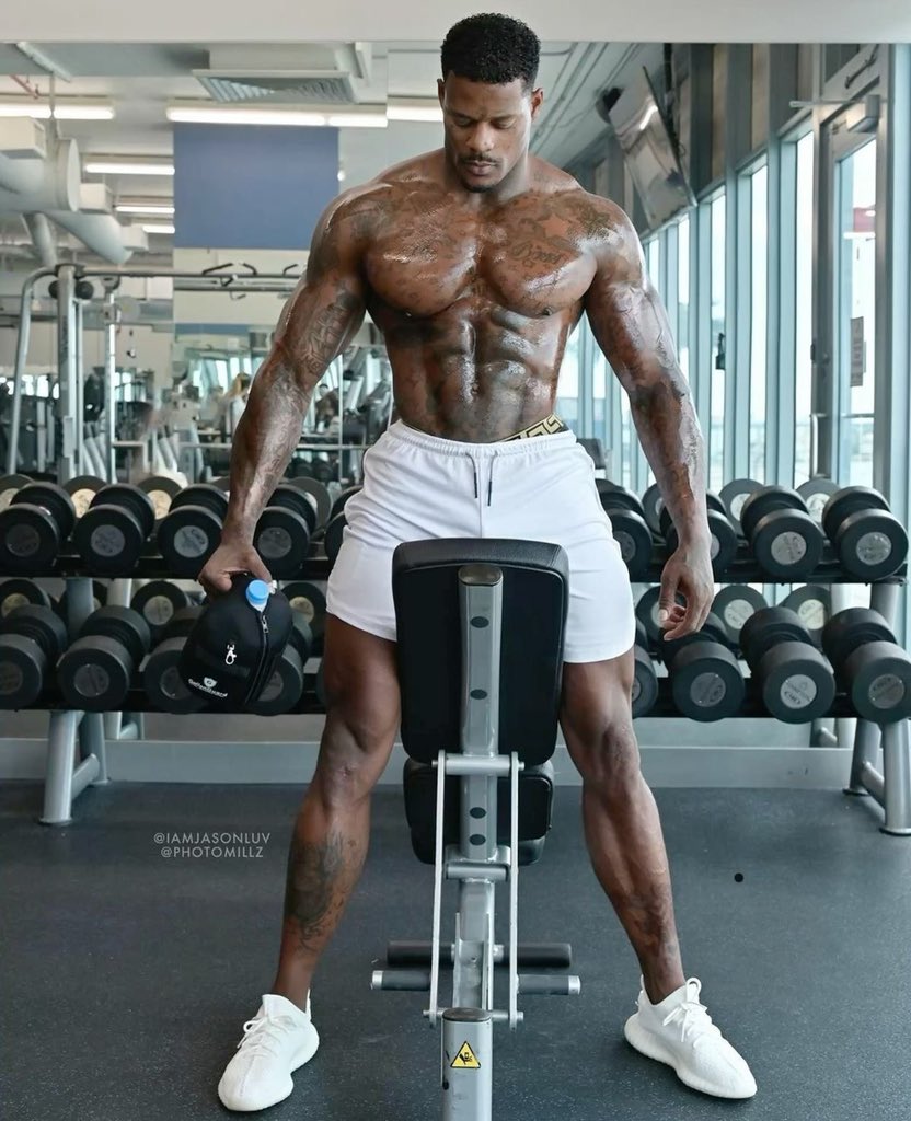 realwick_'s tweet photo. “What or who inspires you to start going to the gym?” 

My inspirations: https://t.co/lrJ2SA53aB