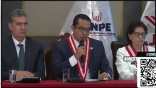 LAMZ50004620's tweet photo. QUE TAL OSTRA!!
Ahora resulta que la @ONPE_oficial , @ReniecPeru y el @JNE_Peru , piden más Presupuesto y afirman algo insólito: Que las próximas Elecciones Regionales y Municipales están en riesgo y que las Actuales Autoridades podrían ver prolongado sus Mandatos " What ? No se da cuenta el Dr Burneo que está diciendo una barbaridad? No sabe que es un Delito incumplir con llevar a cabo unas Elecciones convocadas? Ahora si, para él, el  Cronograma  Electoral no es impostergable? 
Además está amenazando sin ningún reparo. Más aún, solo han ejecutado el 51% del Presupuesto de más de mil millones de soles y aún tienen 792 millones de soles en caja. 
Huele a corrupción. 
@ContraloriaPeru 
@congresoperu 
@FiscaliaPeru