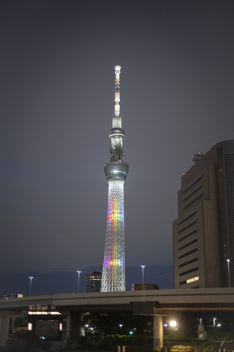GADGET_SIZE's tweet photo. 点灯開始から1時間が勝負のライティング。以降は別のライティング色になる。

SL3-S＋L用Mアダプター＋ Voigtlander NOKTON 50mm F1 Aspherical

ISO3200  F1  50mm  SS1/125  -0.6EV
GSTW657
※Lrで調整済＆トリミング
#SL3S #Leica #CAI #C2PA #コンテンツクレデンシャル #スカイツリー https://t.co/oOg9h6yhxC