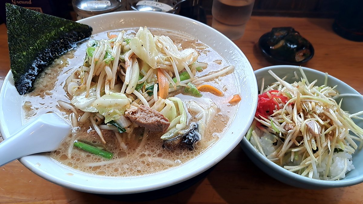 KazuKasu0106's tweet photo. 昨日、今日ってラーメンしか食べてないんだが完全に栄養不足な気が🤌🏻 https://t.co/3tamrBS9s4