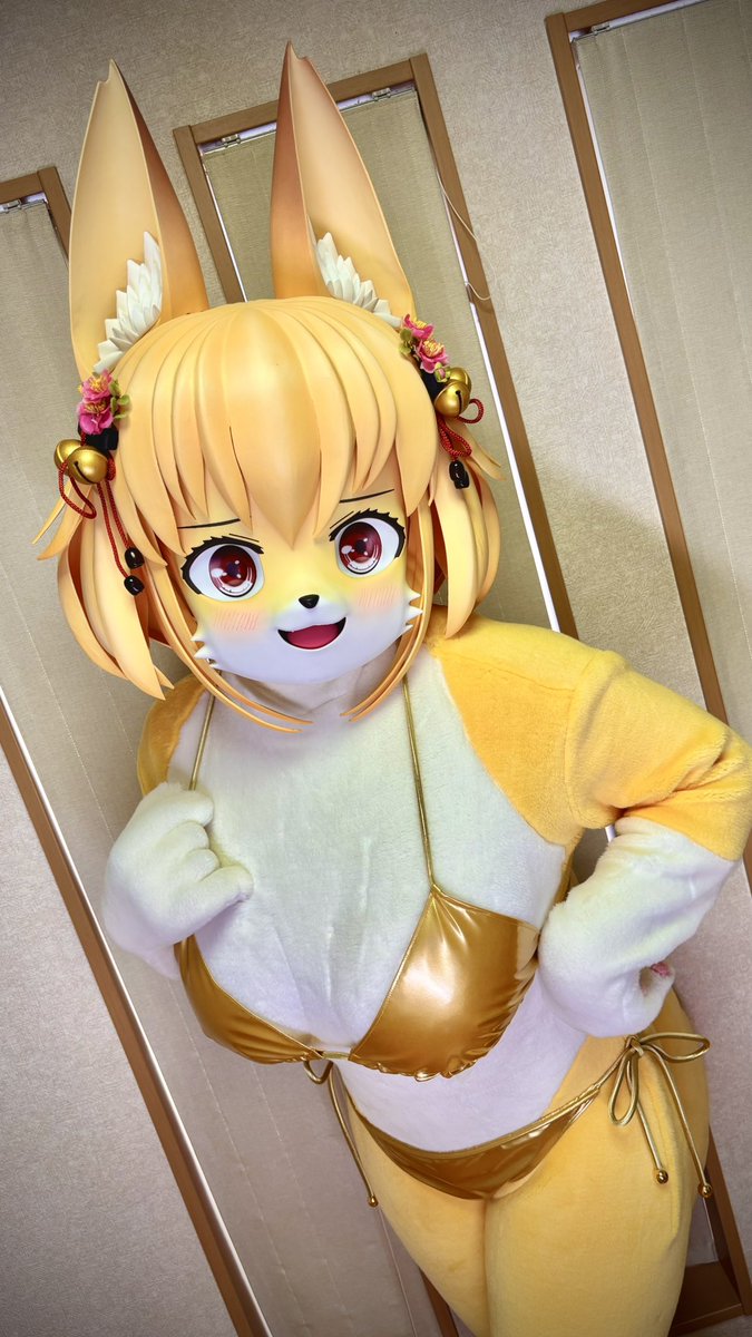 sinon22's tweet photo. 狐鈴　金ビキニ https://t.co/DEx3ZpfKBx