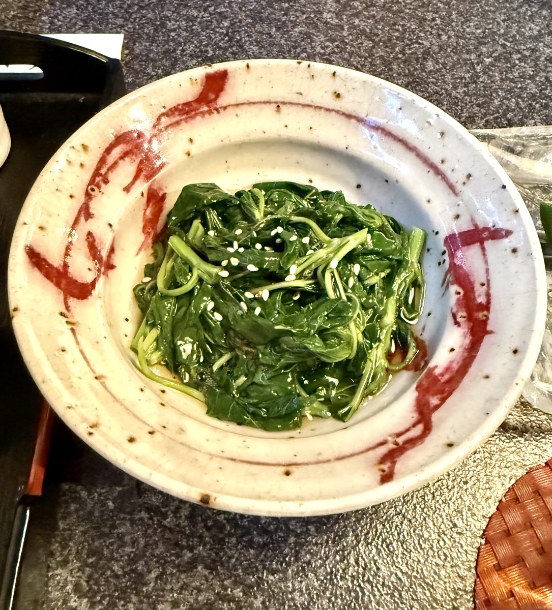 omt_mk3's tweet photo. 母と一緒に吶喊した米子「圭蔵」さん。絶品モロヘイヤおひたしと石鯛とかますのお造り✩.*˚鳥取のお酒絶品でした！！田酒も頂けて米子最高ですー！！ https://t.co/x8zg19BW7R