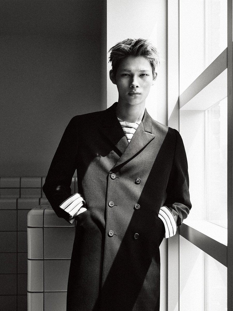 AsiaEnhypen's tweet photo. PRADA × NI-KI (ENHYPEN)
A New Mode That Transcends Time

Worldwide star NI-KI of ENHYPEN returns to MEN'S NON-NO for the first time in about a year. This time, he showcases a series of iconic looks from Prada's Fall/Winter 2026 Men's Collection. Timeless, beautifully crafted styles resonate with NI-KI's fresh sensibility, creating a perfect harmony between heritage and the future.

Chic Navy Meets Delicate Pink
An Intelligent Color Palette

The theme of Prada's Fall/Winter 2026 Men's Collection is "BEFORE AND NEXT." It presents a new vision of menswear by carrying forward what has been inherited from the past into the future. One of the collection's defining elements is its oversized cuff design. The knit sweater, featuring a deep navy body paired with airy pink cuffs, is one of the collection's signature pieces.

#NI_KI: This collection has so many looks that fit naturally into my own wardrobe. Even the brighter colors that I wouldn't normally wear feel easy to incorporate through the sleeve design.

Tailoring That Speaks
A New Era of Masculinity

One of the runway's standout looks is a sharply tailored set-up. Carefully constructed to follow the body's natural lines, it highlights Prada's meticulous tailoring. Paired with a sophisticated tote bag in a deep burgundy shade, the look exudes quiet elegance.

#NI_KI: I like black and gray because they're cool, but I thought the deep navy in this set-up gave off a lighter, more effortless impression. Oversized silhouettes have been trending for a long time, so I'm really drawn to slimmer fits like this. The color combination with the bag is also elegant.

Refined Tailoring
Imagining the Elegance of Tomorrow

This slim double-breasted coat features soft shoulders and is crafted from luxurious wool gabardine, creating a clean, streamlined silhouette. Underneath is a blouse intentionally treated with distressed details such as wrinkles and worn textures.

#NI_KI: The double cuffs really stand out. I personally love silhouettes that follow the body's natural lines. It reminds me of the fitted Prada archive pieces from the 1990s, but updated in a modern way. Wearing it made me feel like a fashion model.

Emerald Green Creates Drama
A Leather Coat That Moves Naturally With the Body

An eye-catching emerald green boxy leather coat showcases beautifully saturated color. Made from supple calfskin, it wraps comfortably around the body. It is paired with a nappa leather shoulder bag featuring top and side handles as well as a detachable strap for added versatility.

#NI_KI: The vivid green was absolutely beautiful. I was also amazed by the richness of Prada's leather. Looking at these photos made me realize how much this coat enhances the person wearing it.

Bold Colors and Sculptural Shapes
Striking Layers

Adding an edge to a classic black coat is a dramatically cropped field jacket layered across the chest. The vivid color contrasts and architectural silhouette create a distinctly modern look.

#NI_KI: This was actually the look I struggled with the most while deciding what pose to do. On the runway, it was styled without the hood, but I wanted to create poses that made use of it. I also really love the navy shirt underneath with its washed finish. I like it so much that I want to buy it the next time I go to Milan.

Styling That Tells a Story

One of Prada's signature pieces this season is a blouse intentionally finished with stained and aged effects. Splattered marks around the sleeves and collar, along with naturally wrinkled textures, add an artistic atmosphere. It is paired with a smooth cognac brown leather bag.

#NI_KI: It feels like a blouse that naturally becomes part of someone's life after being worn for years. I really like that vintage-inspired feeling. Even details like the shoelaces being different colors on each shoe are playful. Those thoughtful touches are exactly what fashion lovers will appreciate.

Soft Wool Textures
A Modern Combination of Colors

A refined double-breasted tweed coat creates a polished silhouette. Underneath is a lightweight yet soft Shetland wool knit. The pairing of smoky dark gray with fuchsia pink brings unexpected vibrancy.

#NI_KI: It's a very disciplined long coat styling, but the pink knit gives it a playful touch. The individual pieces are classic, but the use of color and texture allows you to express your personality.

A Fresh Palette for Early Autumn

This smooth nappa leather down blouson combines structure with flexibility, naturally conforming to the body. Layered underneath is a knit featuring mint green shirt cuffs, introducing a modern pop of color.

#NI_KI: The caramel-colored leather blouson is something anyone can enjoy regardless of gender. I also love the subtle coordination between the knit body and the sleeve colors. To match the cool mood of the leather outerwear, I styled my hair up to give the overall look a funkier vibe.

"I Want to Keep Moving Forward With Pride"

As ENHYPEN's youngest member, NI-KI has attracted worldwide attention for his extraordinary dance skills and his role as one of the artists leading the next generation. Following his appearance alongside JAKE in the May 2025 issue of MEN'S NON-NO, he now graces the cover solo wearing Prada's latest collection.

#NI_KI: From the moment I heard about this shoot, I couldn't wait for the day to come. I studied different poses and facial expressions, and I even lost three kilograms so I could suit the clothes better. I'm really happy to wear looks that have that archival Prada feel, especially with the brand's signature leather craftsmanship and color palette.

The theme of the Fall/Winter 2026 Men's Collection he wears is "BEFORE AND NEXT." NI-KI also has something from the past that he wants to carry into the future.

#NI_KI: My own color. My individuality. I've always been very competitive and hated losing. (Laughs.) But I think that competitive spirit is an important part of what I do. I want to keep working hard while always carrying myself with pride.

ENHYPEN will celebrate its sixth debut anniversary this November. Last year, the group performed at the Coachella Festival in the United States and became the fastest overseas artist since debut to hold stadium concerts in Japan, continuing to lead from the forefront of the global music scene.

#NI_KI: We've come this far thanks to the love of our fans, so I want to repay them through our performances on stage. While keeping our unique vampire concept, I hope we continue strengthening our identity by exploring a wide range of musical genres. As for my individual activities, I'd like to do more work that allows me to express my own style through fashion.

🔗https://t.co/jpaSqldDuG

NI-KI On Men’s Non-no
#NI_KIxPRADA #NI_KI 
#祝ニキくん初ソロ表紙 #メンズノンノ
@ENHYPEN_members @ENHYPEN