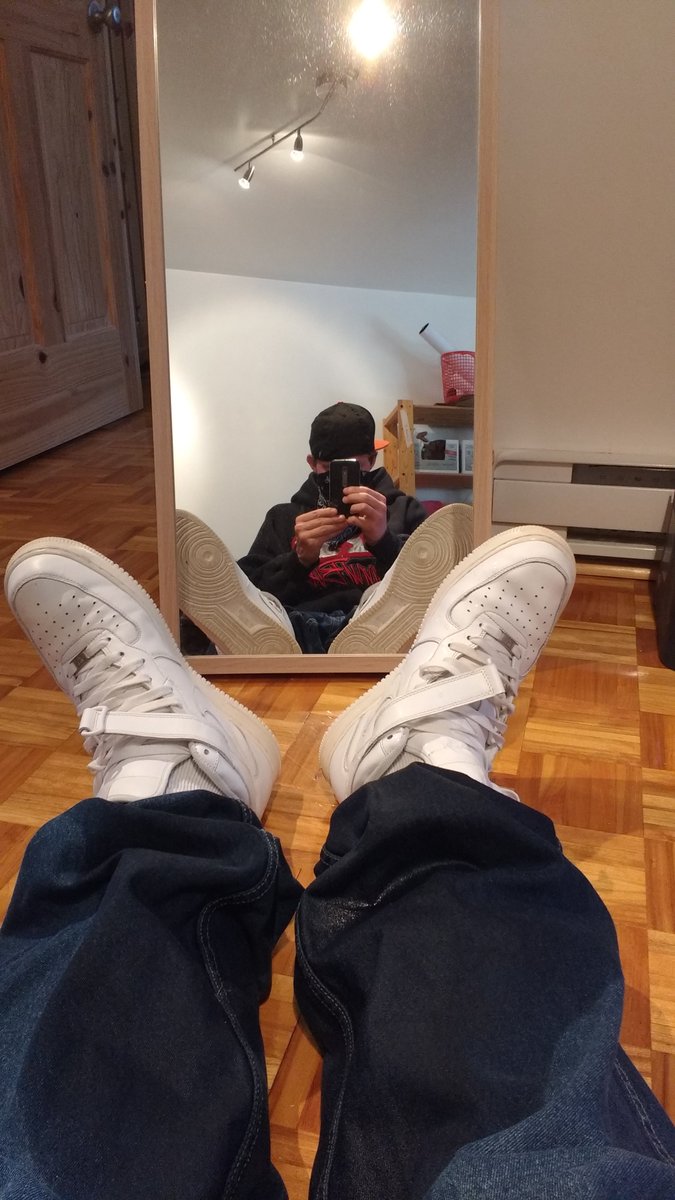 Jonathandww12's tweet photo. Pissed my baggy for fun. More soon on justforfans 😈
#baggy #piss #saggerboy https://t.co/tp1WG54Tzf