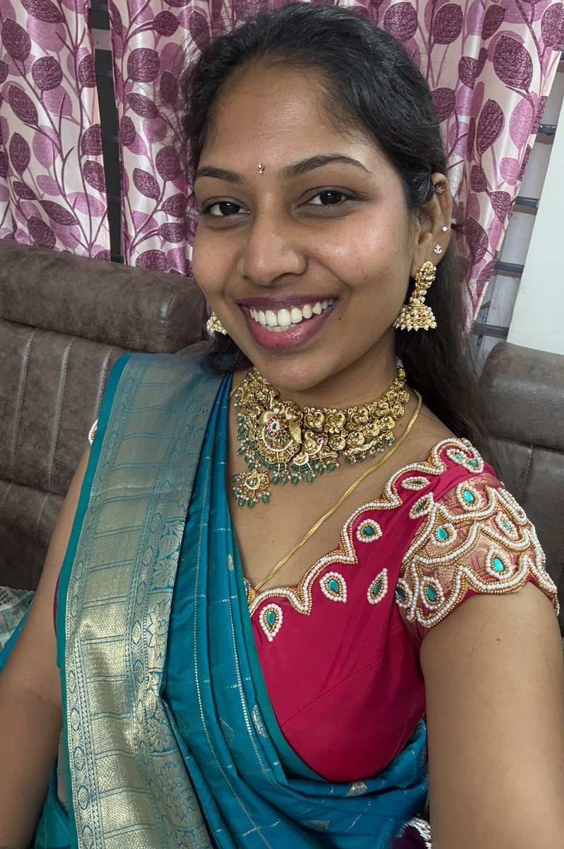 RadhaSunniRama's tweet photo. Poddune nidra lechaka Keethu Face lo unna kasi Podugu Juttu chudandi pant lo nunchi modda sarruna lestundi enni sarlu modda kotti Face mida karchesina kasi povatledu. https://t.co/kFCtP5V8mc