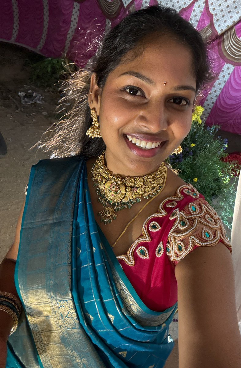 RadhaSunniRama's tweet photo. Poddune nidra lechaka Keethu Face lo unna kasi Podugu Juttu chudandi pant lo nunchi modda sarruna lestundi enni sarlu modda kotti Face mida karchesina kasi povatledu. https://t.co/kFCtP5V8mc