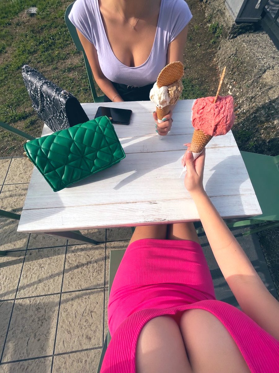 Sibel_ozg's tweet photo. #YeniProfilResmi
#pembe 🌸🌸

Seviyorum yazı ☀️
Yaz Kadınıyım ben ya 🥰 https://t.co/mFHBUwXkVa