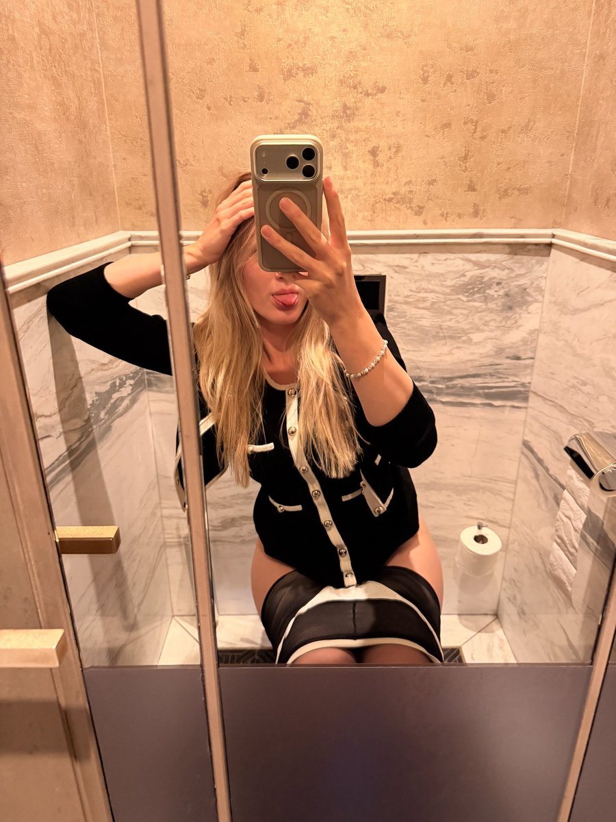 Fransizkayzz tweet media