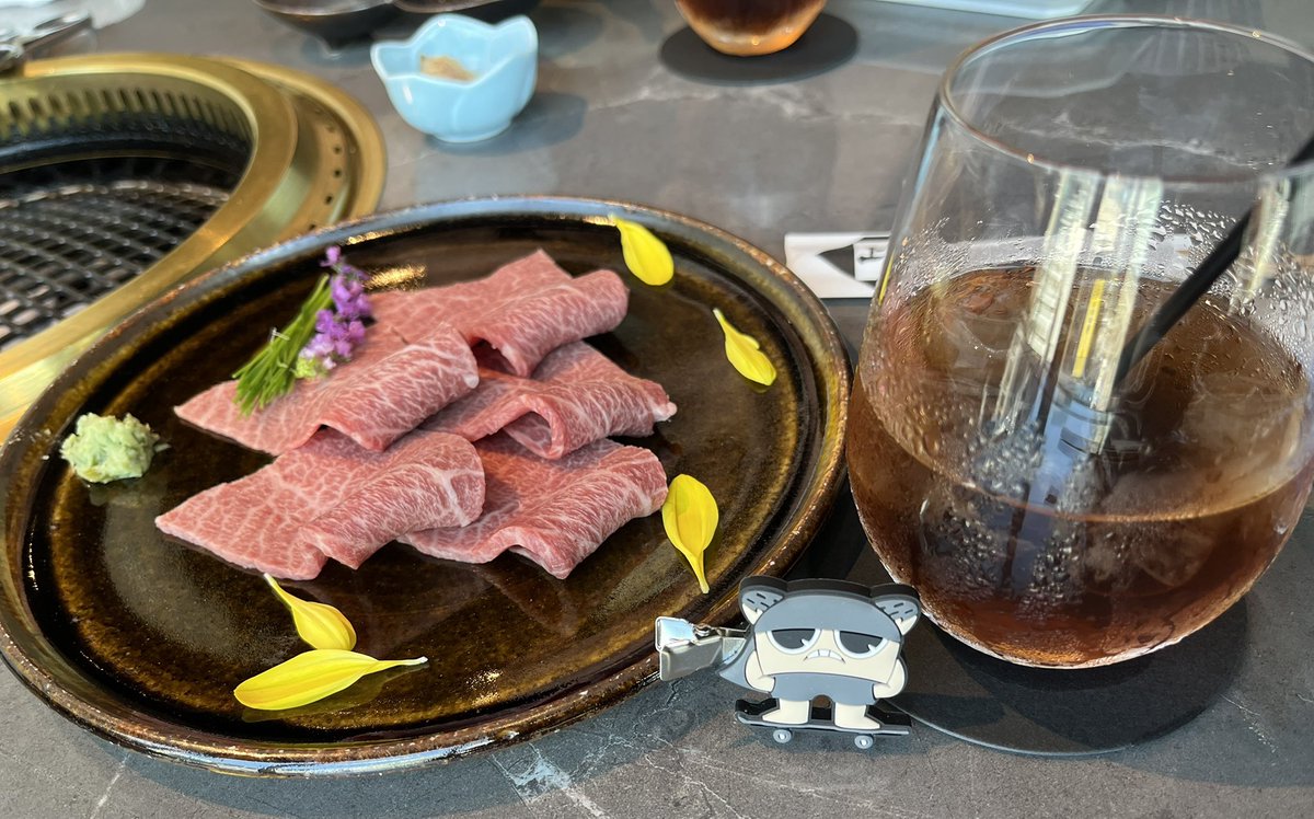 ralral005's tweet photo. 昨日はお友達と焼肉ランチ
とらやも個室予約してくれて
素敵な空間で楽しめました🥰
こっそりQuboくん登場させてみた

昨日のビルボのお知らせ嬉しかった😭✨
シュントのWant itも🥹たくさん聴くね

アマプラのスタジアム配信もあるし🏟️夜更かししそう

#BEFIRST https://t.co/u3SOSaqAmI