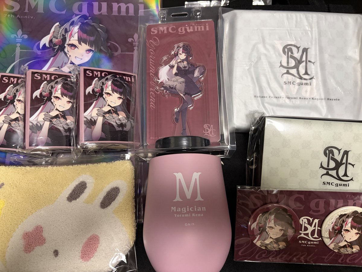 _miyako385's tweet photo. SMC組7周年グッズ届いてた〜
7周年夜見さんいっぱいで大満足です😊
デッキバッグもかなり大きくて使いやすそう。特典のカードも無事コンプできてハッピー。いっぱい使っちゃお
#SMC組７周年 https://t.co/higtGD4gxf