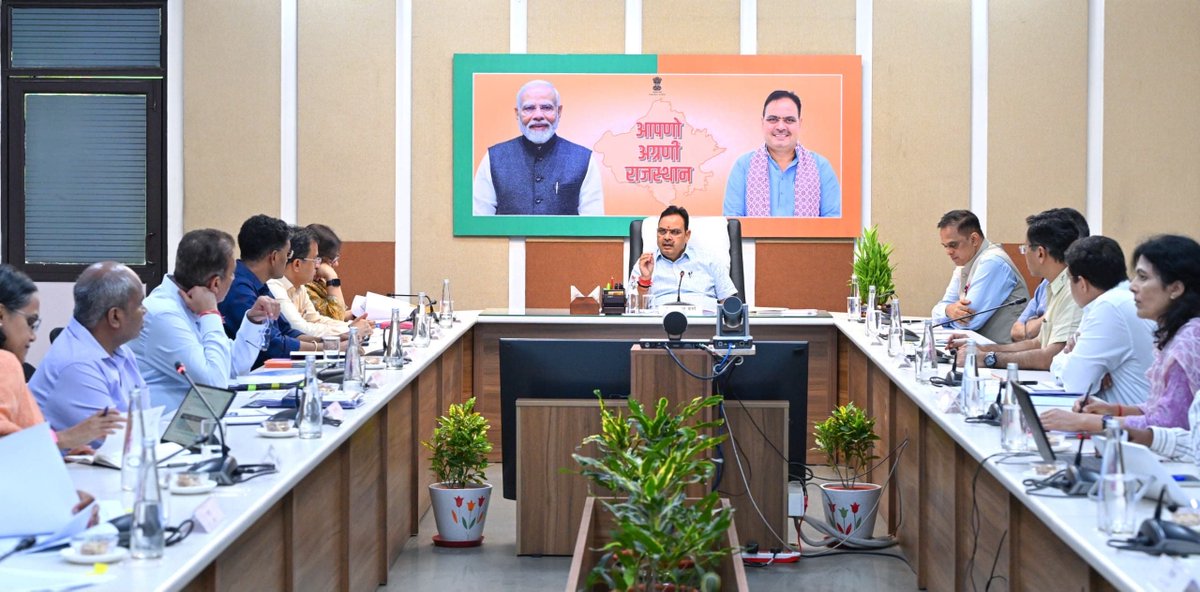 BhajanlalBjp's tweet photo. आज राजस्व अर्जन से संबंधित विभागों के अधिकारियों के साथ बैठक की।

बैठक में वित्तीय वर्ष 2026-27 के राजस्व लक्ष्यों की समयबद्ध प्राप्ति तथा कर चोरी के विरुद्ध प्रभावी कार्रवाई सुनिश्चित करने हेतु अधिकारियों को निर्देशित किया।

साथ ही, राजस्व प्रक्रियाओं के सरलीकरण, प्रकरणों के समयबद्ध एवं पारदर्शी निस्तारण तथा विभागीय कार्यप्रणाली को अधिक प्रभावी, पारदर्शी एवं जवाबदेह बनाने के निर्देश दिए, ताकि आमजन को त्वरित राहत मिले और सुशासन का लाभ अंतिम व्यक्ति तक पहुंचे।