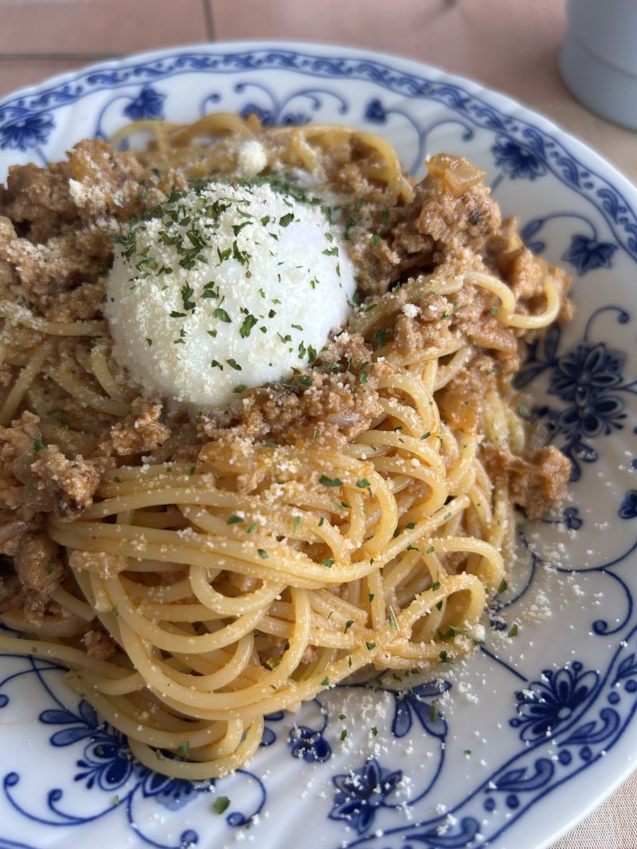 Gabu_sub05's tweet photo. 母の手料理が結局いちばん🤦‍♀️✨
ボロネーゼパスタと鳥の南蛮漬け🥳 https://t.co/6xF4SzCWVC