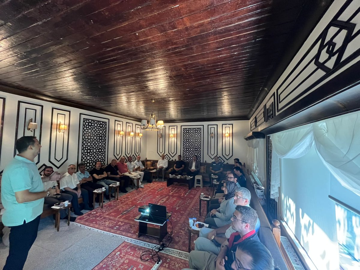 taraklimem's tweet photo. 📍 Hayat Boyu Öğrenme Komisyonu Yıl Sonu Toplantısı, Kaymakamımız Sayın Turgay Tarık başkanlığında; Komisyon üyelerinin katılımıyla gerçekleştirildi.
@tcmeb 
@Yusuf__Tekin 
@sakaryamem 
@coskunbakirtas 
@kivci_ahmet https://t.co/bBEGcrIavo