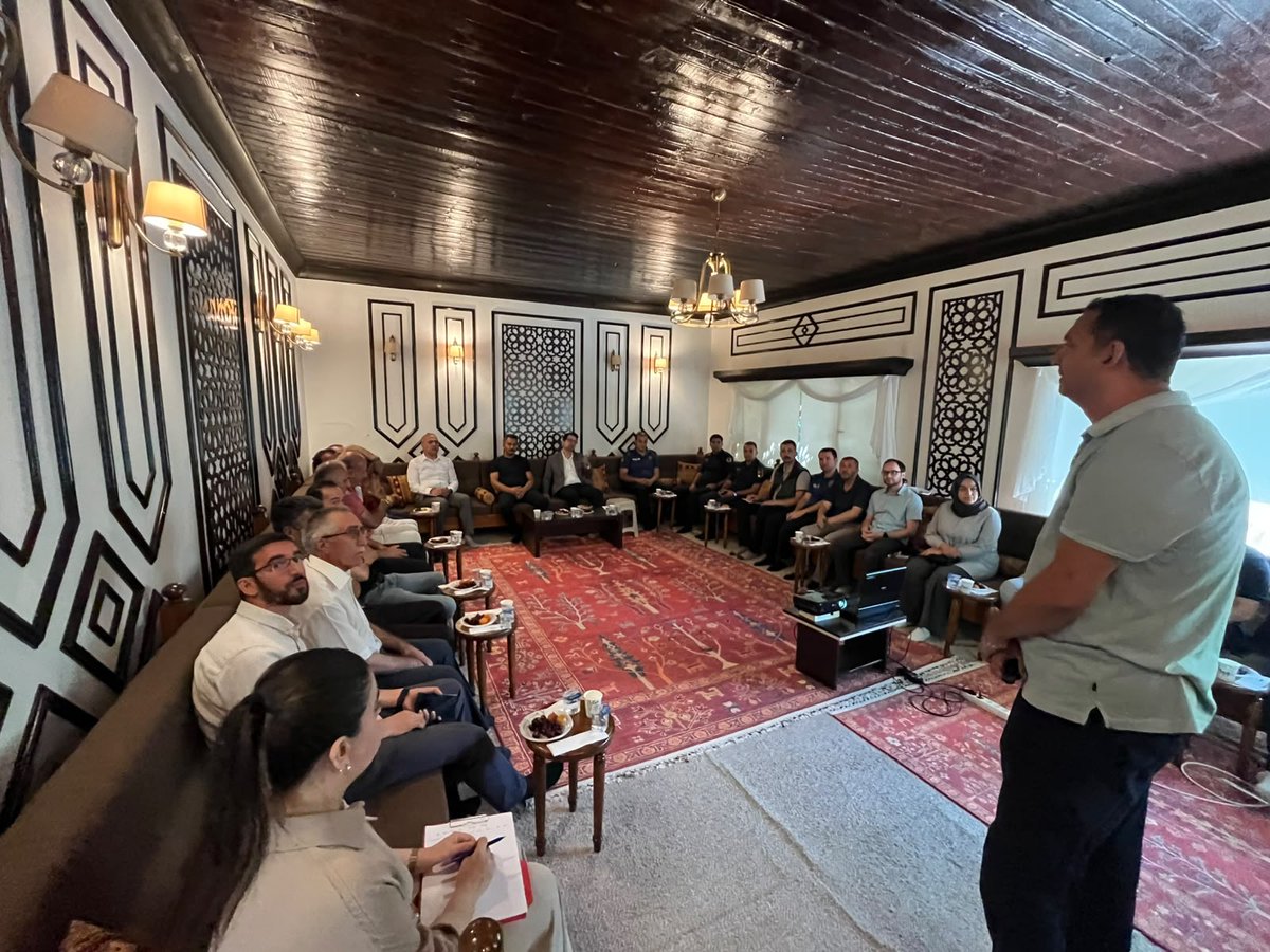 taraklimem's tweet photo. 📍 Hayat Boyu Öğrenme Komisyonu Yıl Sonu Toplantısı, Kaymakamımız Sayın Turgay Tarık başkanlığında; Komisyon üyelerinin katılımıyla gerçekleştirildi.
@tcmeb 
@Yusuf__Tekin 
@sakaryamem 
@coskunbakirtas 
@kivci_ahmet https://t.co/bBEGcrIavo