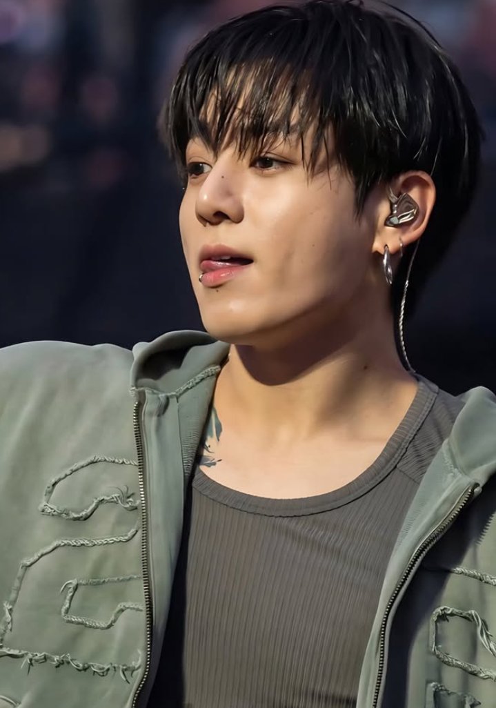 97Jungukk's tweet photo. Drop your fevorite emoji according to this face! https://t.co/G2gbMnnRRa