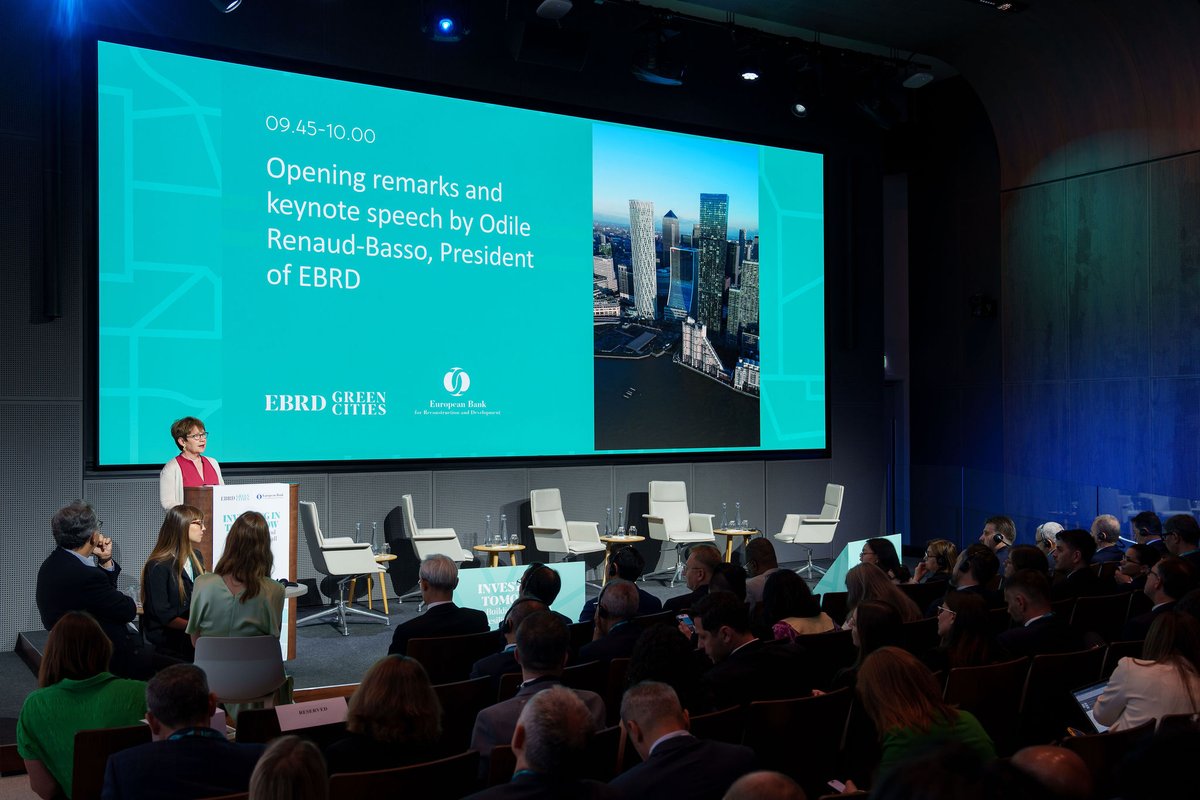 IstanbulIklim's tweet photo. 🌍 İstanbul'un iklim vizyonunu uluslararası platformlara taşımaya devam ediyoruz!

Londra'da düzenlenen 2026 EBRD Green Cities Mayors Toplantısı'nda yer aldık. Kentlerin yeşil dönüşümü, sürdürülebilirlik ve iklim finansmanı için küresel paydaşlarla bir araya geldik. 🏙️👇 https://t.co/QipLoOSoOw