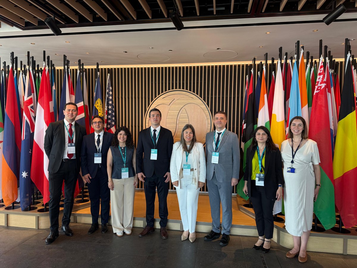 IstanbulIklim's tweet photo. 🌍 İstanbul'un iklim vizyonunu uluslararası platformlara taşımaya devam ediyoruz!

Londra'da düzenlenen 2026 EBRD Green Cities Mayors Toplantısı'nda yer aldık. Kentlerin yeşil dönüşümü, sürdürülebilirlik ve iklim finansmanı için küresel paydaşlarla bir araya geldik. 🏙️👇 https://t.co/QipLoOSoOw