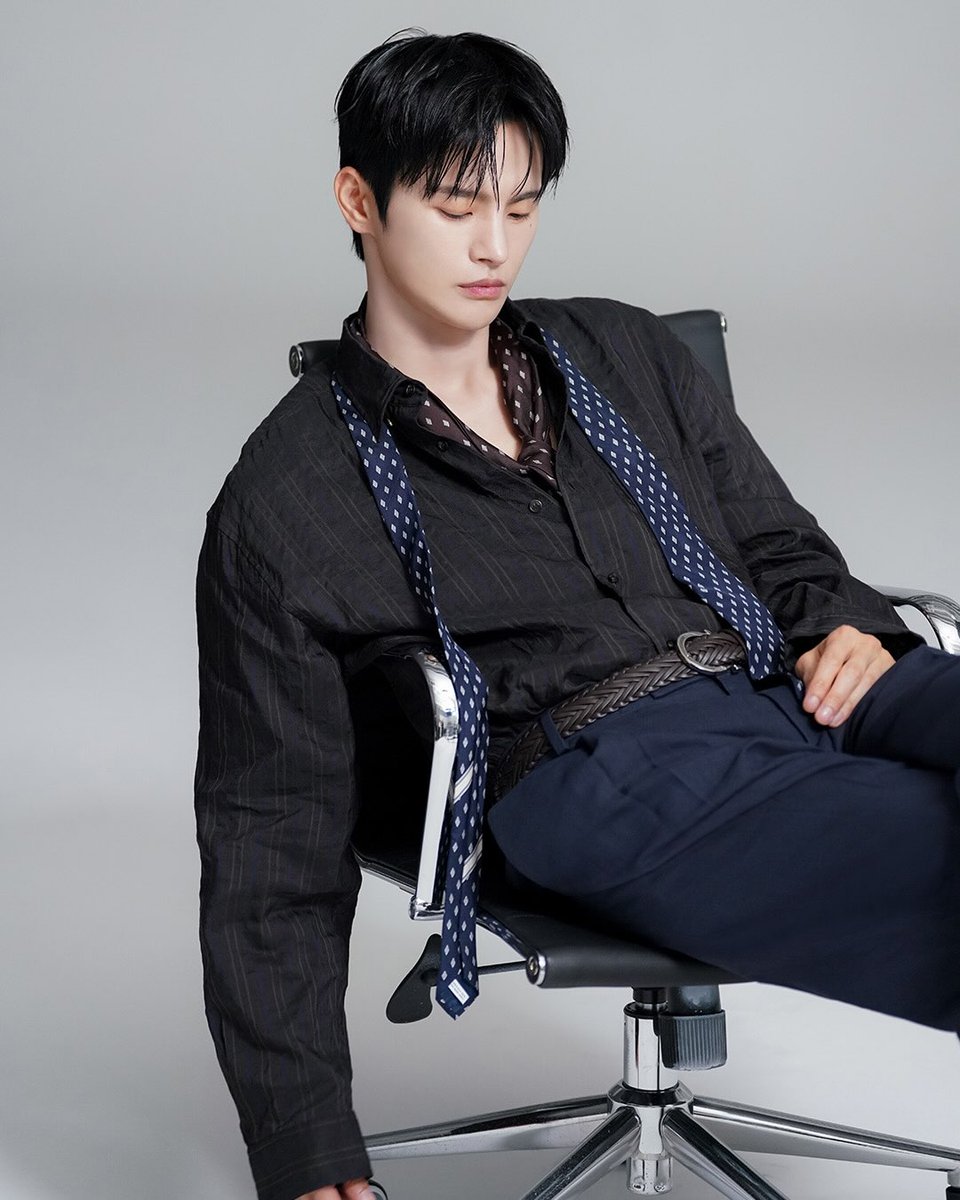 Kkorepo's tweet photo. #ソ・イングク、神すぎるビジュアル…「待ってたよね？『ELLE』グラビア」（動画あり） 
#ソイングク  
🔗https://t.co/gumcQMPlib https://t.co/M8fY4NIee0