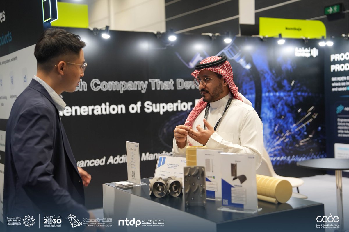 CODE_MCIT's tweet photo. من #ليب_الشرق.. تبرز الشركات الريادية السعودية ضمن النسخة التاسعة من برنامج #Tech_Founders، إحدى مبادرات @HCDP_SA، بمشاركة 25 شركة تستعرض حلولًا رقمية وابتكارات نوعية، تجسد تنافسية الابتكار السعودي وحضوره المتنامي على الساحة العالمية.
#رؤية_السعودية_2030 https://t.co/px2dY25DUm