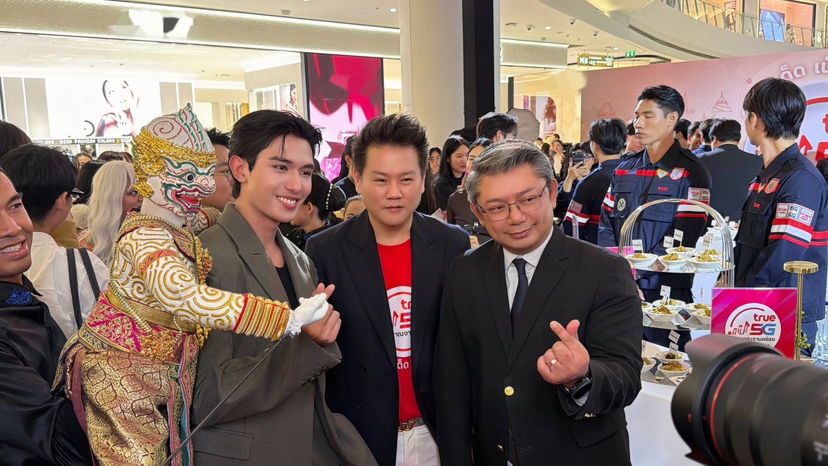 DomundiTV's tweet photo. ขอขอบคุณ @TrueMoveH ที่ให้เกียรติ “เน็ต” @netsiraphop ได้มาร่วมกิจกรรมงานในวันนี้นะคะ 🥰

ขอขอบคุณแฟน ๆ ทุกคนที่มาเจอกัน รวมถึงแฟน ๆ ที่ส่งกำลังใจมาให้เน็ตด้วยนะคะ 🫶🏻✨️

#NETxTRUE5Gสัญญาณจานอร่อย https://t.co/KSlJtEX9XW