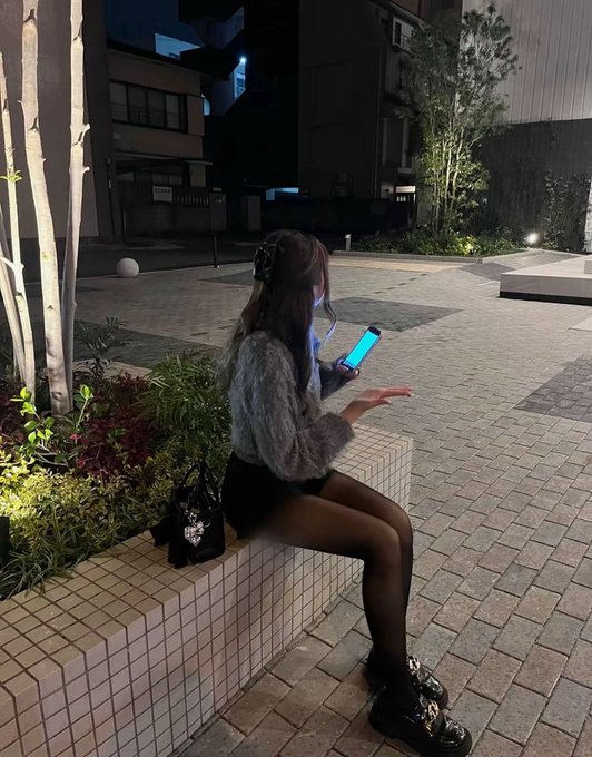 リ tweet media