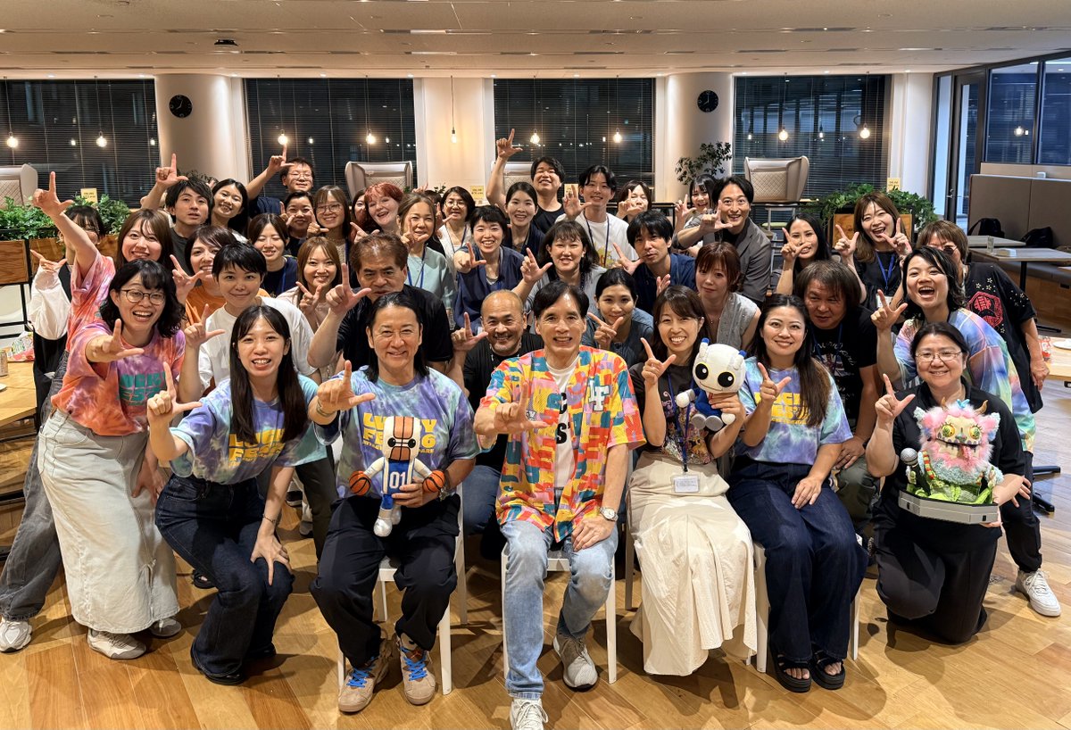 YoshitoHori's tweet photo. 夜はグロービス6階のカフェスペースで、「LuckyFes  Night！」。盛り上がりました！

#LuckyFes まであと1ヶ月。チケットは、昨年の券売をすでに上回ってますので、あとはどれだけ伸びるかです。予想来場者は10万人！

グロービスは社員旅行で4日間で延べ1000名ほど来場予定！楽しみです！ https://t.co/88AzbZY4kl