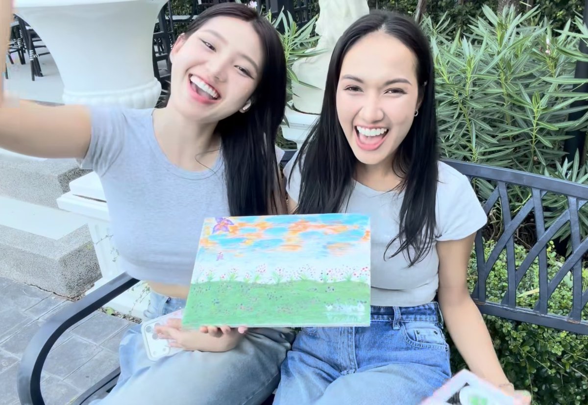 twentyseven_05's tweet photo. ทำไมน่ารักกันจังงเลยยยย 🥺🤏ยิ้มกว้างเชียว เก็บเกี่ยวความสุขกันให้เยอะๆๆน๊า
สารคามหวานฉ่ำ
#ออมนิ้ง #omening https://t.co/abXQIRT0F2