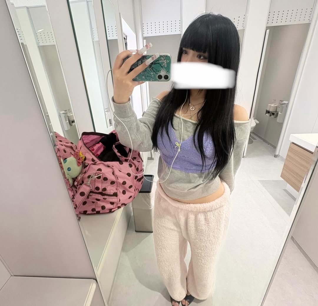 aika_muchim's tweet photo. だいがくコーデ
#自撮り界隈 #裏垢女子 #いいね返し #いいねでDM https://t.co/MjSh5rvK4J