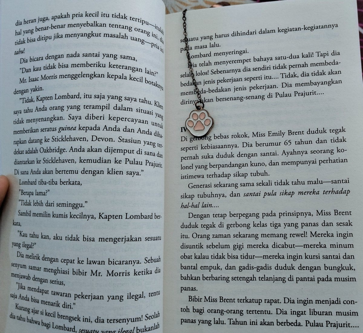 dunia_ilaa's tweet photo. ୭୧  ࣪ ׅ ♡   ۫ .  Current Readingׅ  ࣪ ☆ﾟ📖

— And then there were none
— by Agatha Christie https://t.co/QUWrLXrOwR