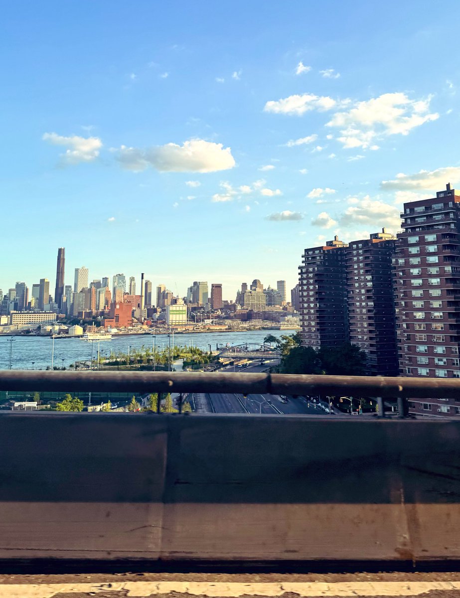 crystalcasyles's tweet photo. New york im inside you https://t.co/CnBtIBH2h8