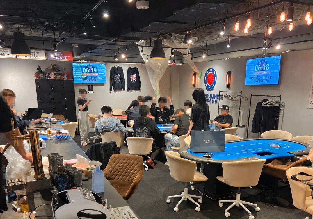 rk9725's tweet photo. 1部はレイト前で21E🥶
そしてこの度3部→2部制に戻りました‼️
2部は22:00~¥33,000だしです‼️
毎日オッズ良きな穴場ジャンキー🫢
最初から座ると3回フリップつきますのでぜひお早目のご来店お待ちしております🐰♡
@pj_roppongi https://t.co/wcWCgpBFM9