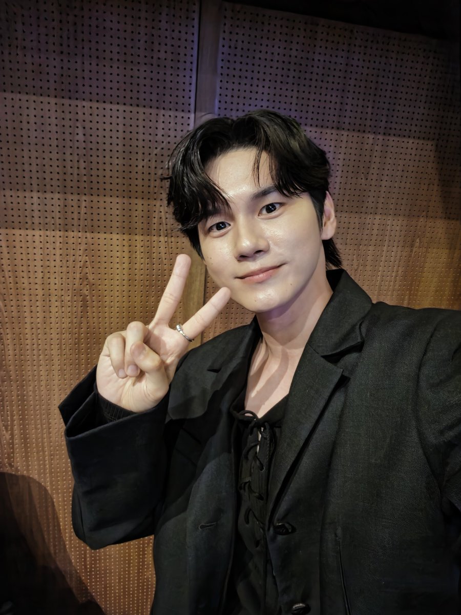 yaaaammmm____'s tweet photo. #오싹한연애 #옹성우
앙 성우오빠가 셀카 찍어주셨긔..❤️
오빠 저 프듀2 때 오빠 원픽이었어여 https://t.co/He0qpxt0Nu