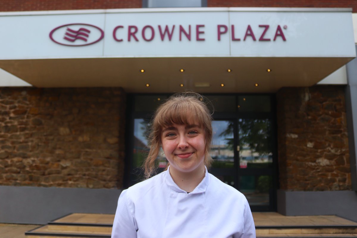StratfordColl's tweet photo. One of our Supported Interns is celebrating not only completing her Supported Internship at the @CPStratford, but also accepting a university place and a job offer.

A huge congratulations to Lauren for her amazing progress and success.
https://t.co/BGm2UGB0TV https://t.co/9R7gn4WVgy