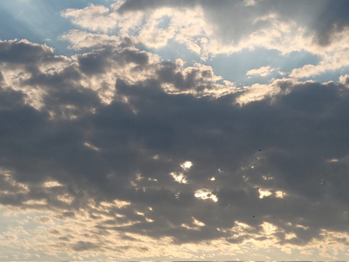 InnerAlchemy88's tweet photo. yesterday #skyview #kswx https://t.co/RSlJKVH7Kh