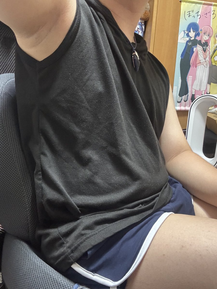 orara0803's tweet photo. 暑すぎ！！もうエアコン離れない！ https://t.co/KW0IF3ioVK