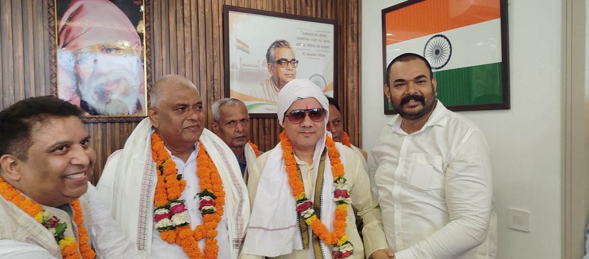 janata_lk's tweet photo. रोहिणी दिल्ली में जेडीयू ऑफिस का उद्घाटन समारोह https://t.co/Yr7wm1ky7u