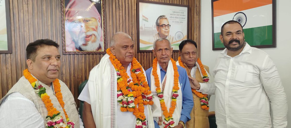 janata_lk's tweet photo. रोहिणी दिल्ली में जेडीयू ऑफिस का उद्घाटन समारोह https://t.co/Yr7wm1ky7u
