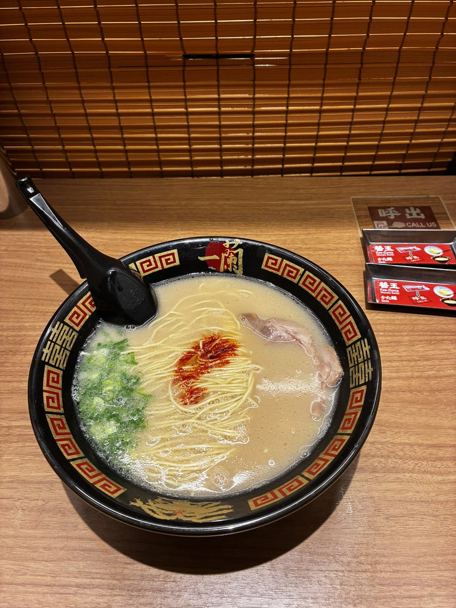 ron_d7's tweet photo. ざんぎょうおつかれさま https://t.co/APOG8lmgGy