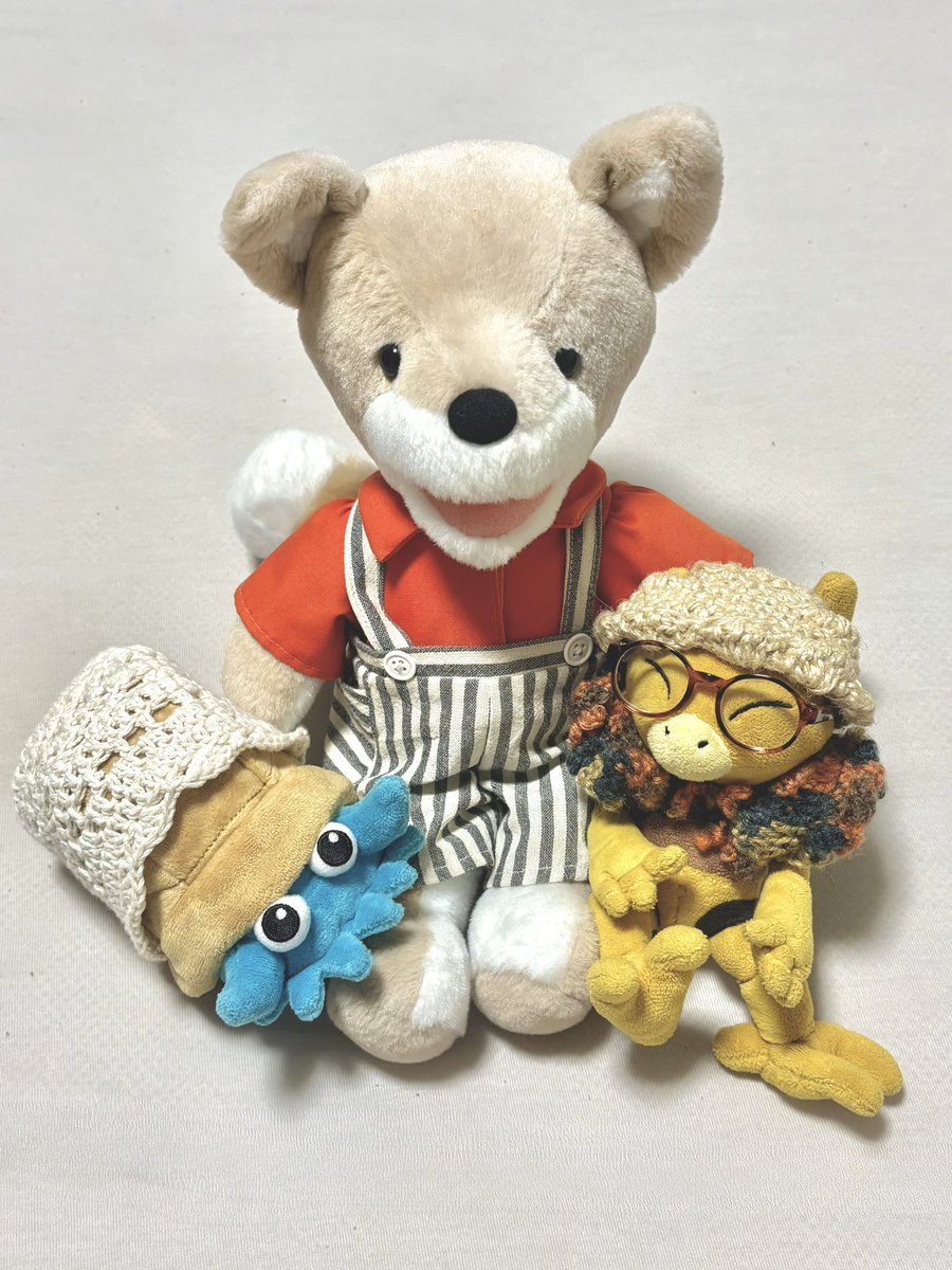 udon_casey's tweet photo. 小さい時から大好きな大好きな絵本🦊📕
林明子さんの絵本はいっぱい持っていたなぁ、素敵な作品を沢山ありがとうございました。
ご冥福をお祈りします。 https://t.co/m9RxCzo99E