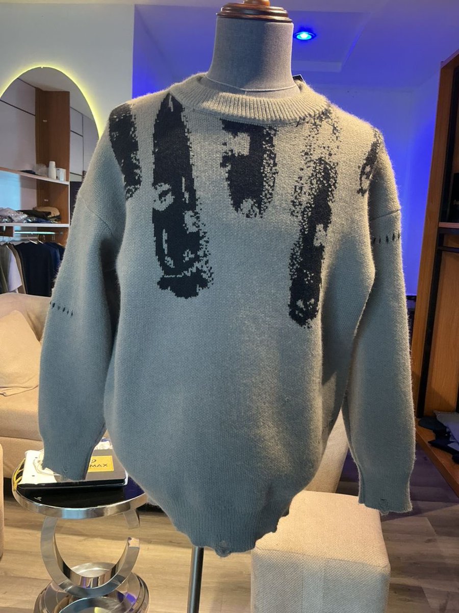 xpresarnow's tweet photo. It’s cold outsideeeeeeeee
Get your sweatshirts from us!

Send a Dm to order!!! https://t.co/1fhQCNR3FO