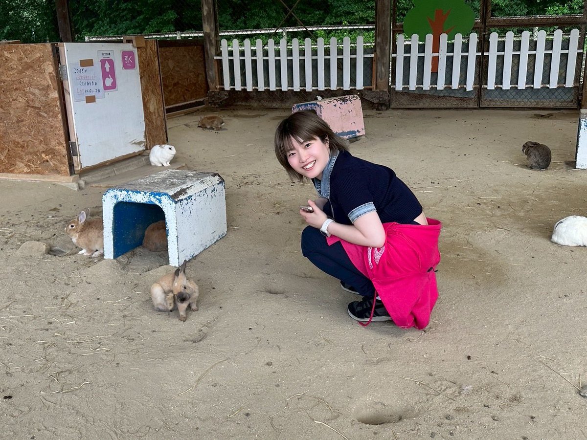 tukemon_'s tweet photo. う���ぎに夢中でパーカーが地面に着いてることに気づかない https://t.co/WSuHuvi8vj