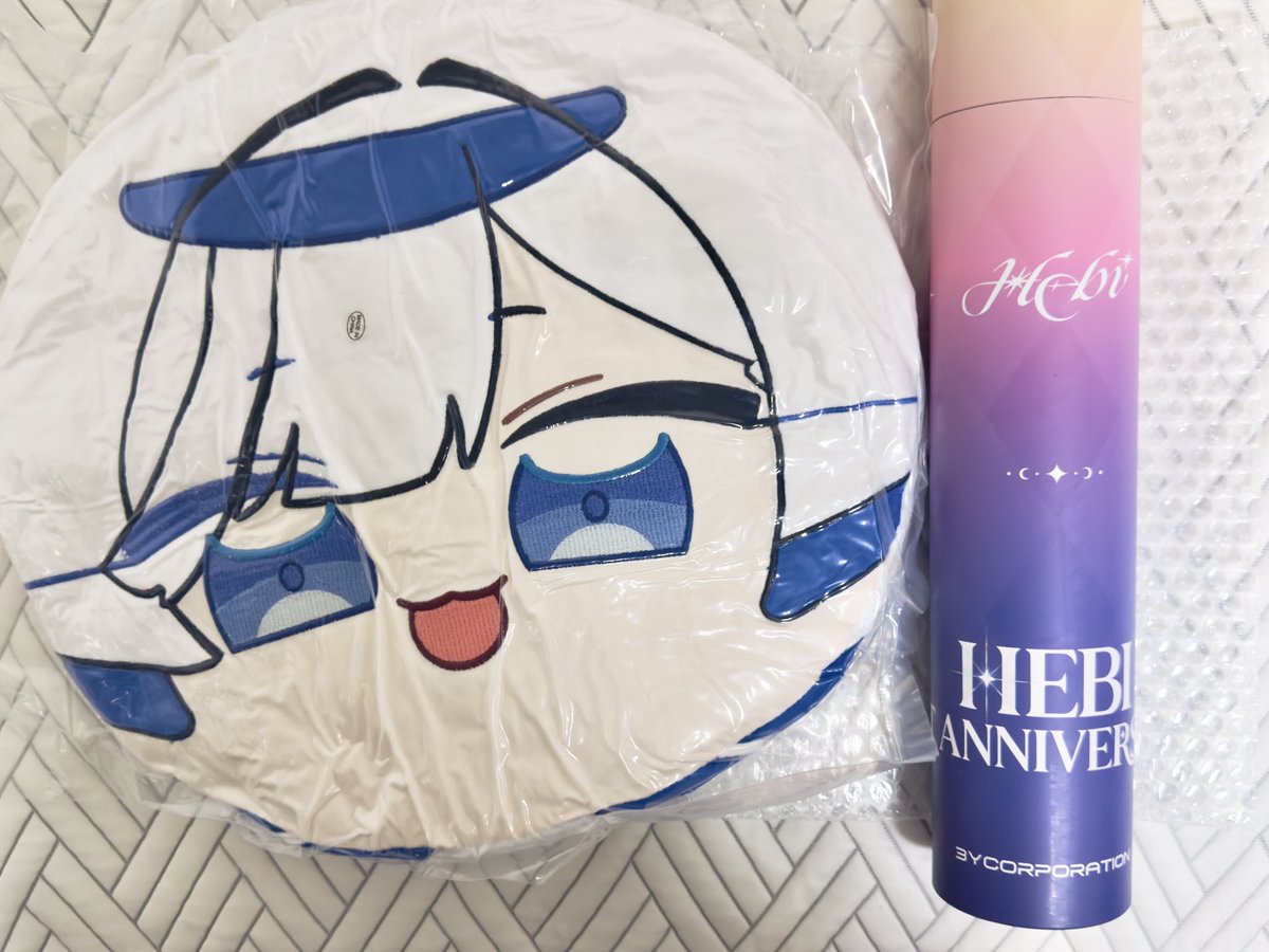 Giraffe_X2's tweet photo. 막상 도착하니 4월이 그리워지는
#Hebi #헤비 #다시설레는시작 #Hebi1stAnniversary https://t.co/Vqtl303FTd