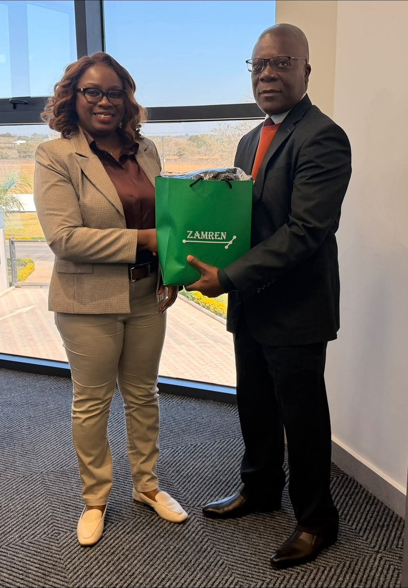 ZambiaRen's tweet photo. We were delighted to host Ms. Leah Kooma, CEO of @LiquidInTechZM and her team for a courtesy call on our CEO, Mr. Stein Mkandawire and the ZAMREN management team.
We value our long-standing collaboration and look forward to achieving even more together.
#enablingknowledge https://t.co/7jkPPFUJei