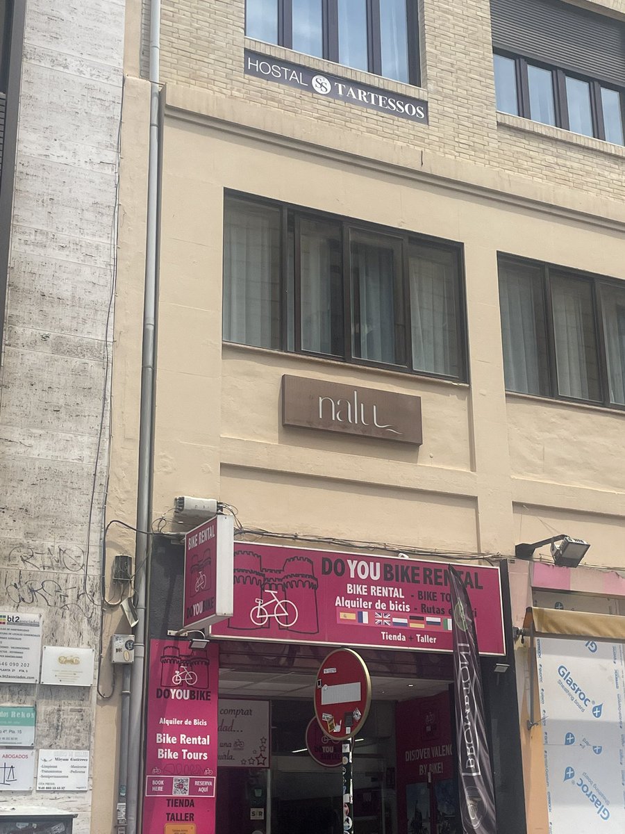 samslandfill's tweet photo. Gentrificación turística en 4 imágenes https://t.co/mrAqoriESY