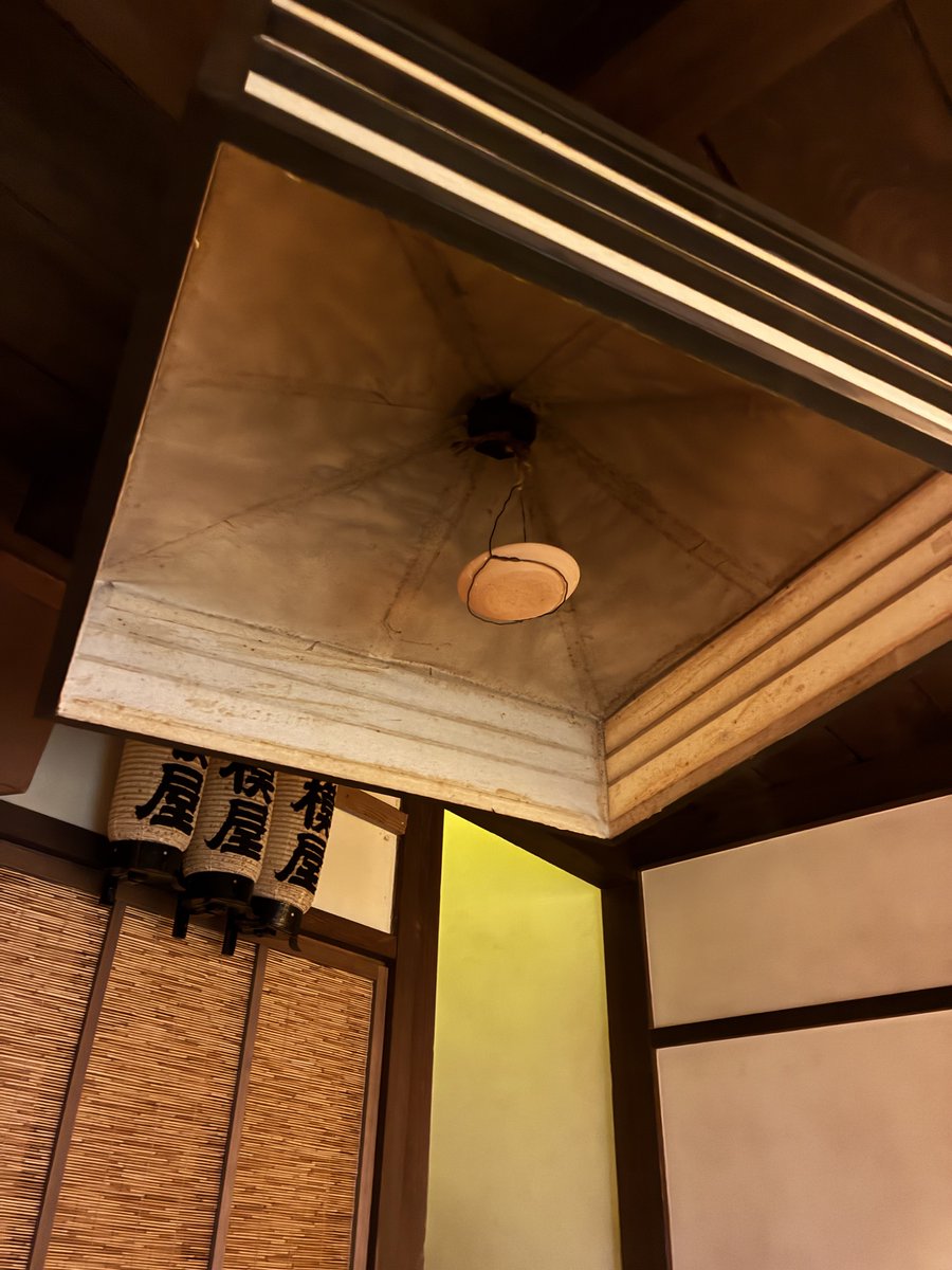 karasu_LH's tweet photo. 部屋の中に入れるので当時の家具や庶民の暮らしが間近で堪能できます~~~ https://t.co/JAvwzj5DUG
