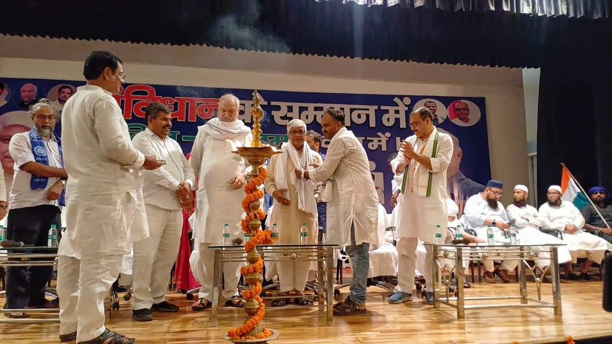 manoj67919's tweet photo. "संविधान के सम्मान में, दलित-मुस्लिम मैदान में!"

आज नालंदा (बिहार) में दलित, मुस्लिम और अति पिछड़े समाज के लोगों पर पिछले कुछ महीनों में हुई हत्याओं, अत्याचारों और अन्याय के खिलाफ आयोजित सभा में शामिल होकर न्याय, समानता और संविधान की रक्षा का संकल्प दोहराया। @AdvRajendraPal https://t.co/EbI0L90MZO