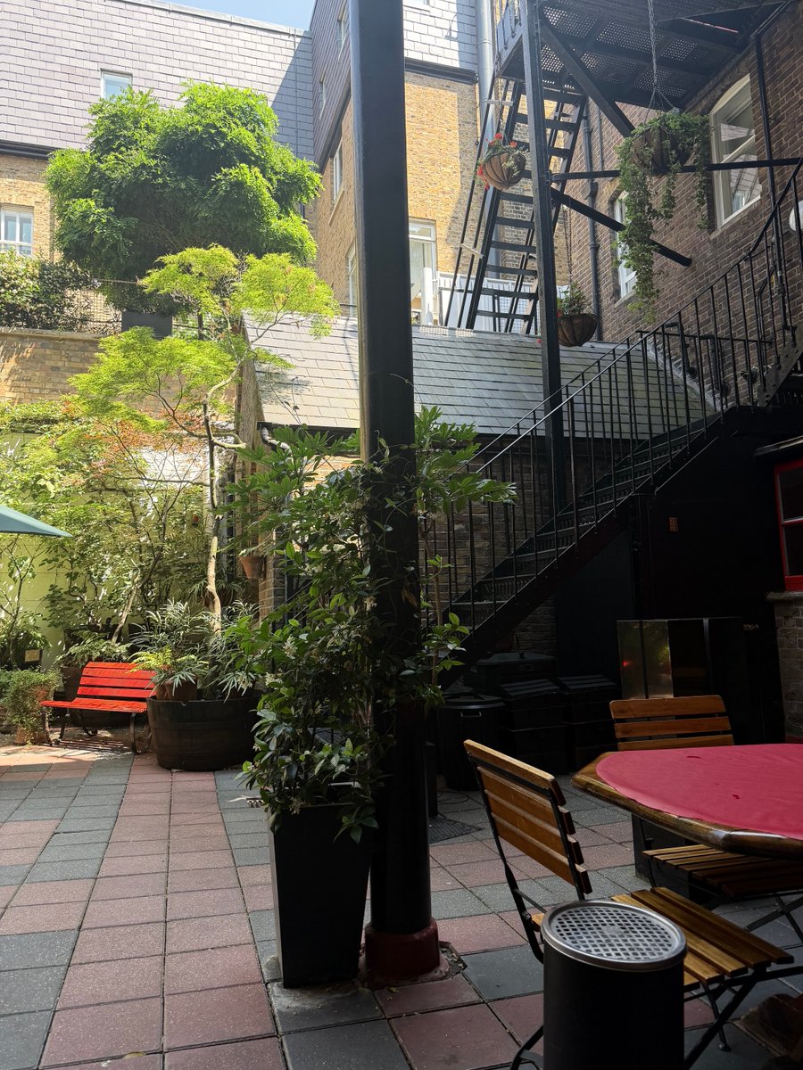 ajlees's tweet photo. Enjoying the beauty of the #OctoberGallery where I wrote parts of #Brainspotting. It is a sanctuary in Bloomsbury like the Horse Hospital that must be preserved https://t.co/ipSlR2qBAM